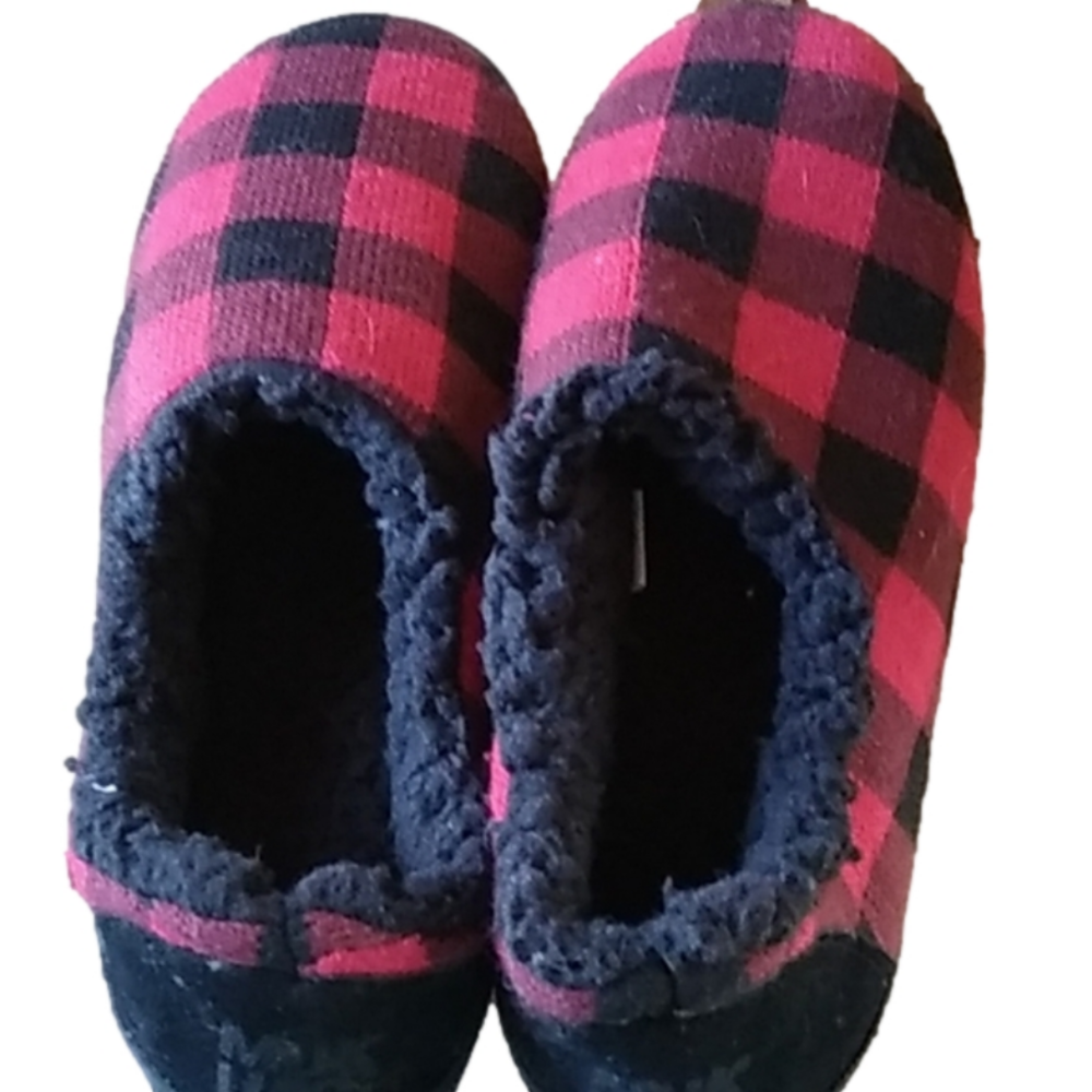 Muk Luks Women's Slippers rea/black sz Med 10-11